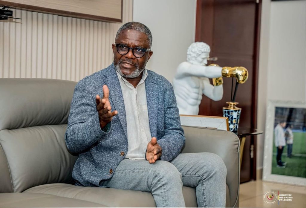 LE MINISTRE BUDIMBU ET LE COACH OTIS NGOMA PASSENT À L’ACTION POUR RELANCER LES LÉOPARDS